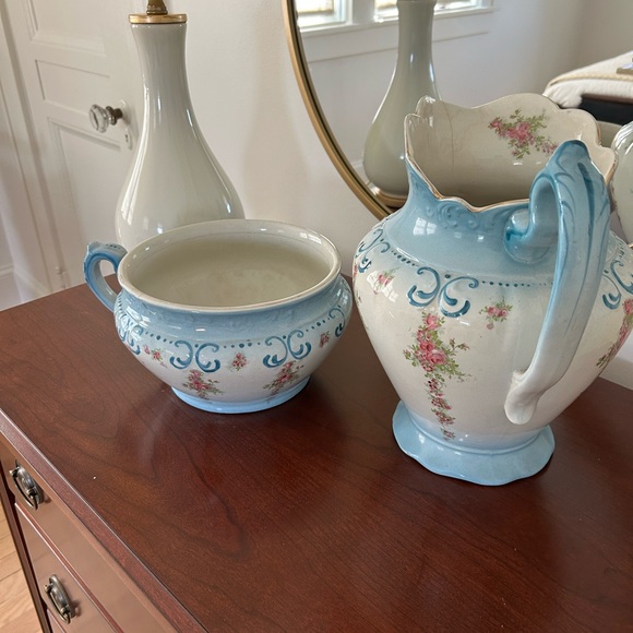 💙Antique Chamber Pot and Pitcher💙 - Picture 2 of 16